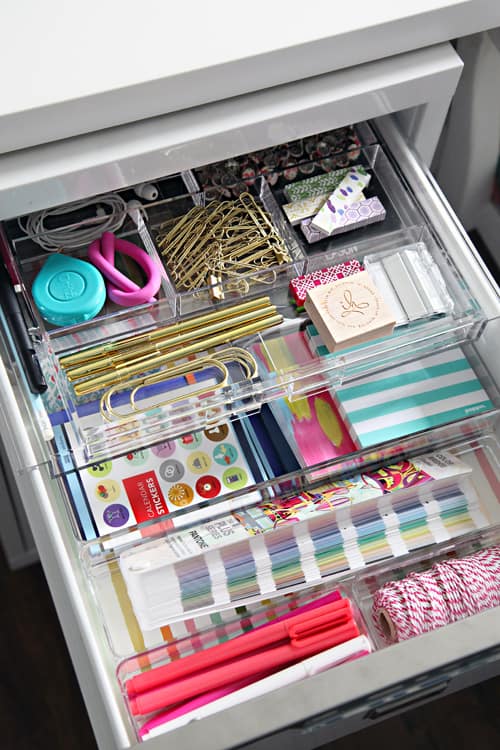 https://designeddecor.com/wp-content/uploads/2013/06/Organized_Office_Drawers_3.jpg