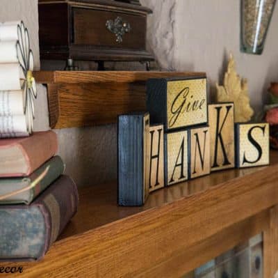 A quick change to make a Thanksgiving Mantel!