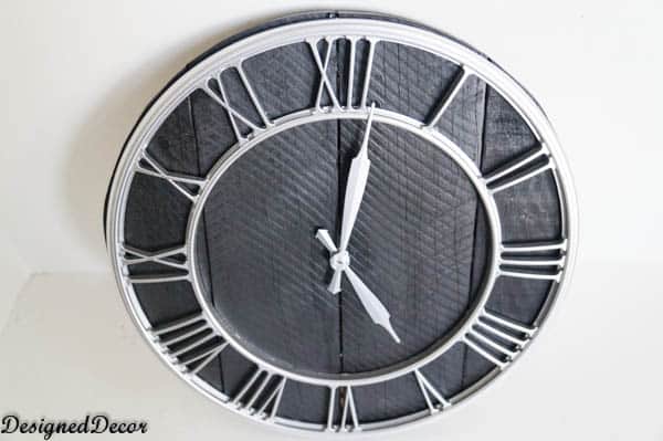 repurposed pallet clock