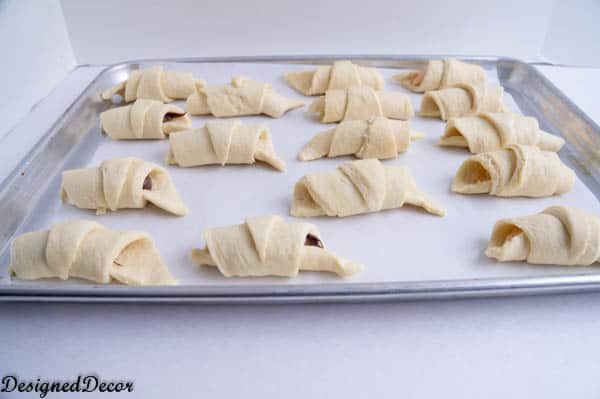 How to roll a Crescent Roll