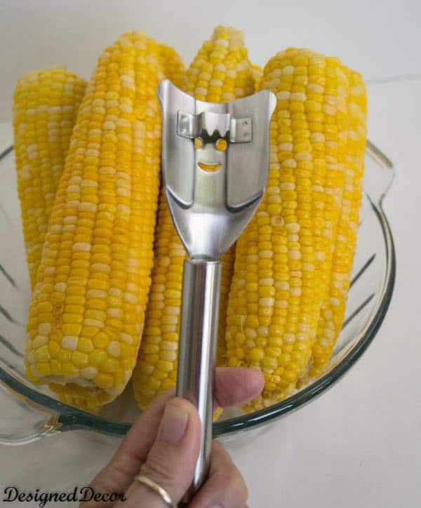 Southern Style Fresh Cream Corn~ easy way to remove the corn from the husk