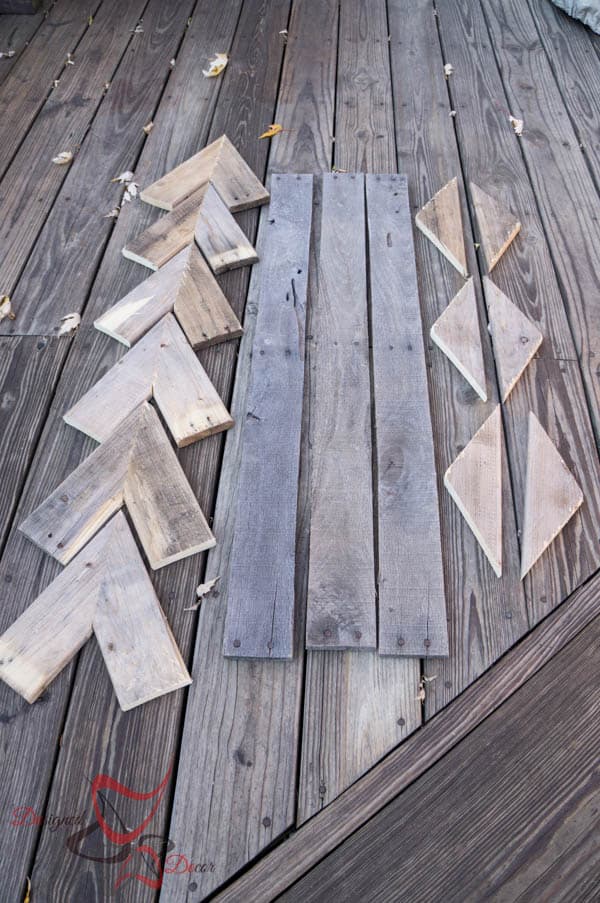 Repurposed Pallet Snowflakes! - Designed Decor