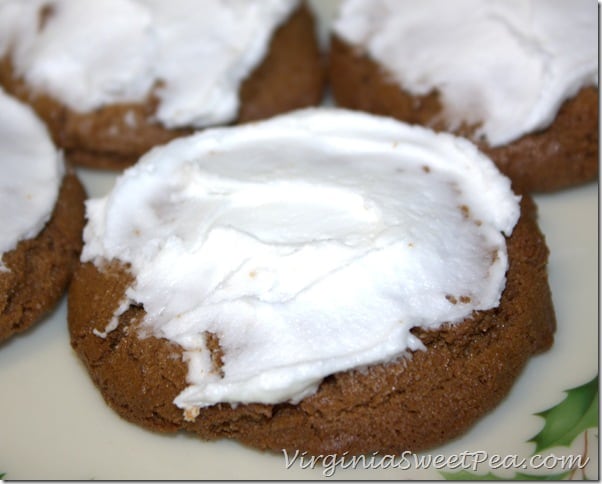 Iced-Ginger-Cookies Holiday Cookie Round-up 