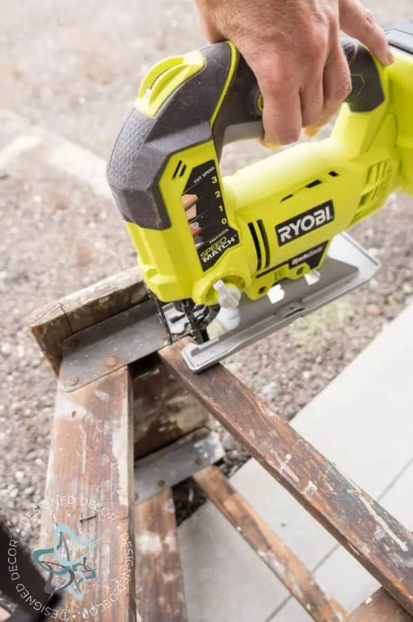 Repurposed wood ladder- Ryobi Jig Saw wire-basket-ladder-repurposed-leaning-home-decor-storage-13