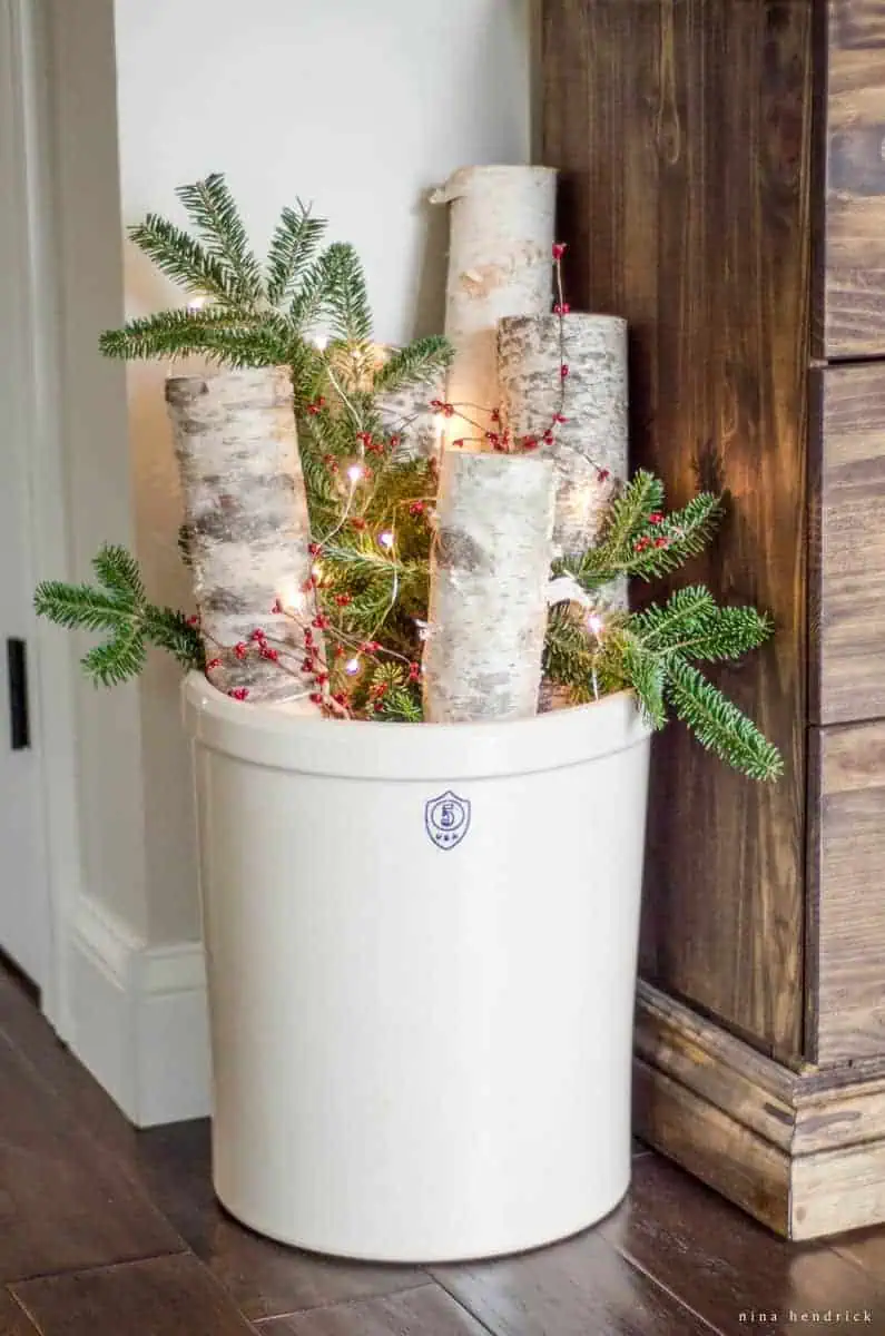 warm_cozy_christmas_foyer_nina_hendricks warm_cozy_christmas_foyer_nina_hendricks
