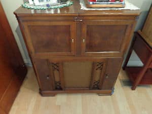 1942-zenith-radio-cabinet