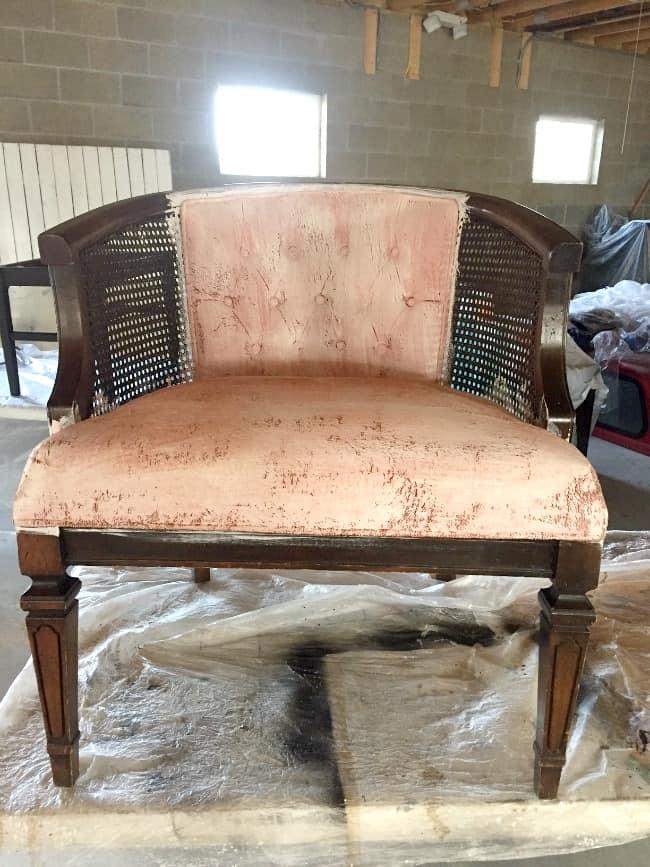 Painting a fabric chair with FAB