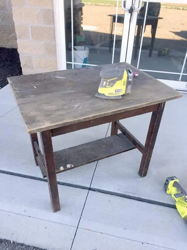 farmhouse-side-table-before farmhouse-side-table-before
