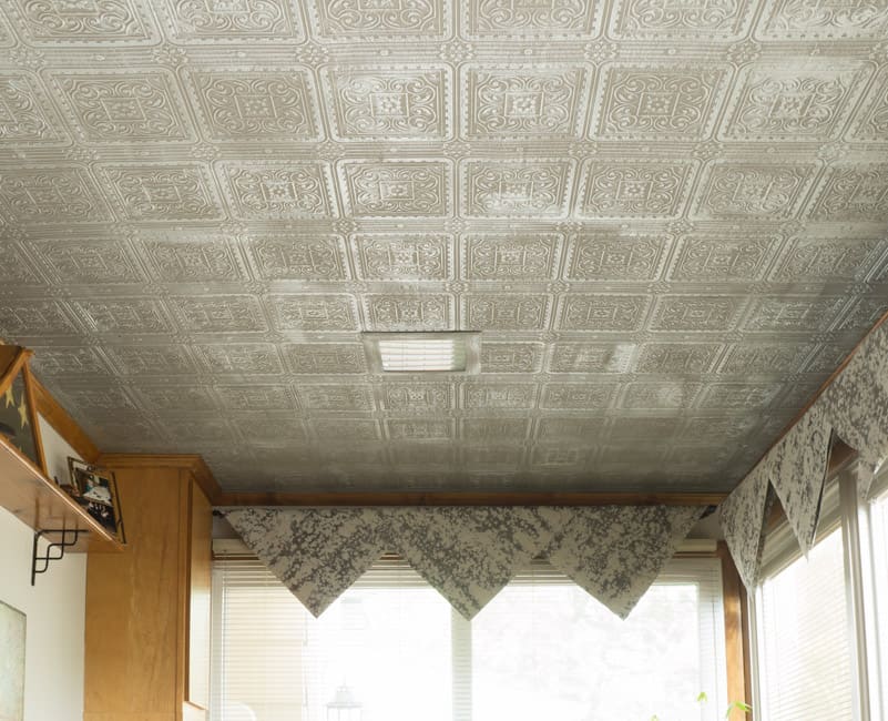 Diy-Faux-Tin-Tile-Ceiling using paint and wallpaper