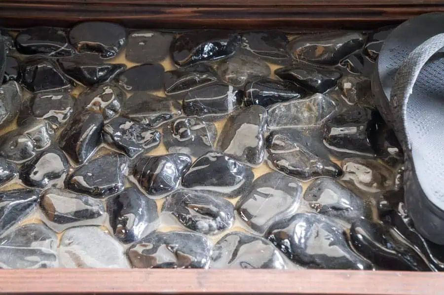 wet look river rock shoe tray