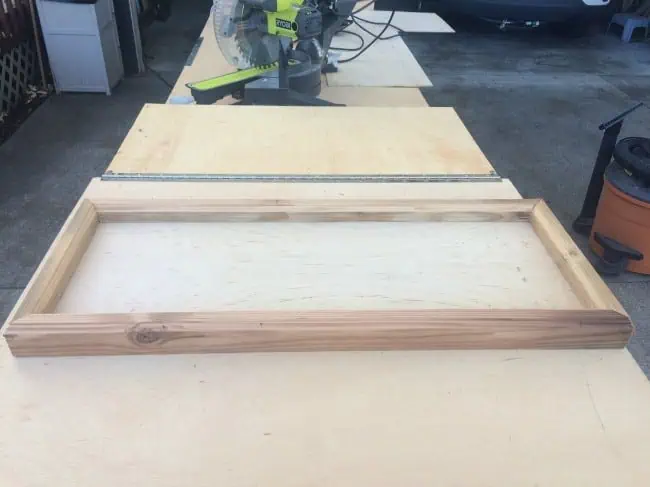 building frame for shoe tray
