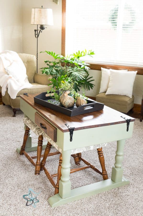 jigsaw puzzle table with stools