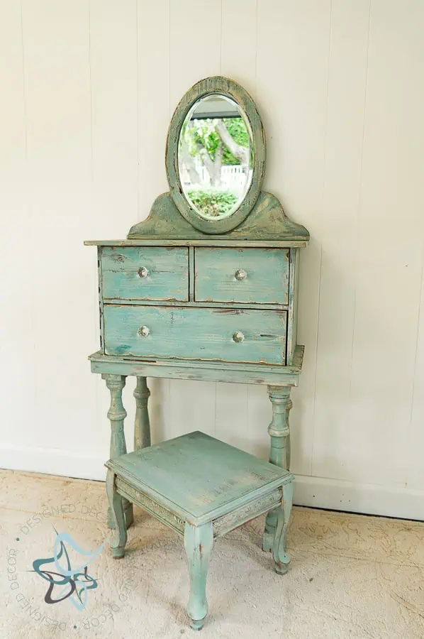 shabby-vanity-makeover