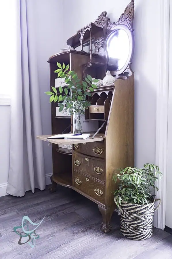 antique-secretary-information-center-guest-book-sign-in