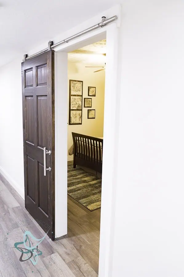 Modern-wood-sliding-door-barn-door