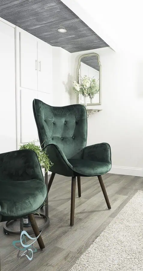 Perfect accent chairs to create a seating area in an Airbnb guest suite