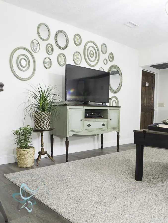 Modern Transitional living room design with touches of vintage -DesignedDecor