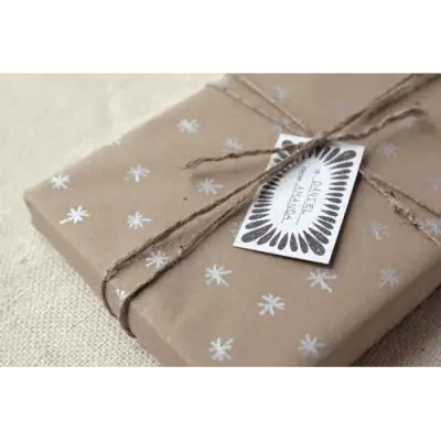 DIY-Kraft Gift Wrap-Wit and Whistle DIY-Kraft Gift Wrap-Wit and Whistle