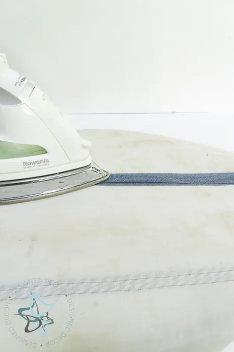 fold ribbon to make piping for lampshade