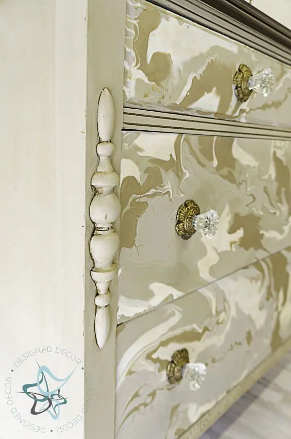 Paint Pour Paint Technique - Image 4