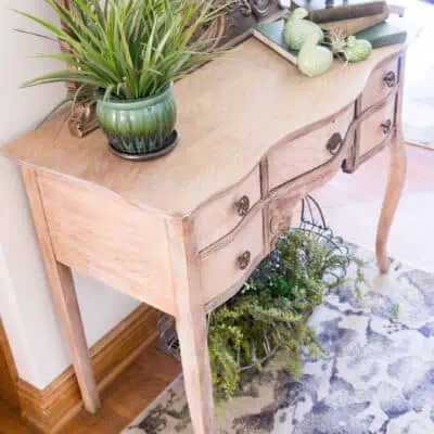 How to effectively bleach wood furniture, answering all questions