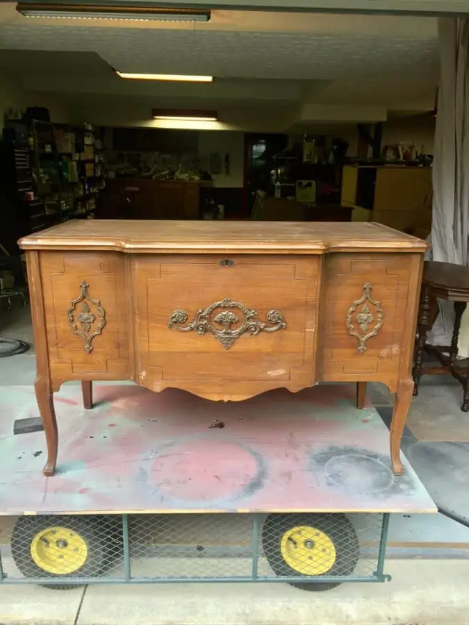 vintage blanket chest before 